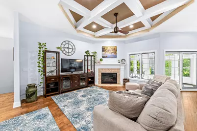 W188N4970  Red Crown Trl, Menomonee Falls, WI 53051 - Photo 6