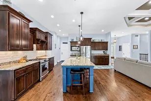 W188N4970 Red Crown Trail, Menomonee Falls, WI 53051 - Photo 10