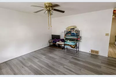 1943 W Kneeland St, Milwaukee, WI 53205 - Photo 2