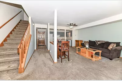 1352  Meadowcreek Dr #F, Pewaukee, WI 53072 - Photo 10