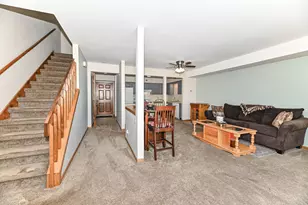 1352 Meadowcreek Dr, Pewaukee, WI 53072 - Photo 10