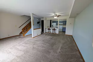 1352 Meadowcreek Dr, Pewaukee, WI 53072 - Photo 10