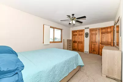1352  Meadowcreek Dr #F, Pewaukee, WI 53702 - Photo 20