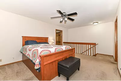 1352  Meadowcreek Dr #F, Pewaukee, WI 53072 - Photo 14