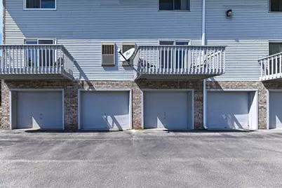 1352  Meadowcreek Dr #F, Pewaukee, WI 53702 - Photo 22