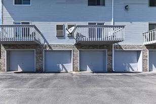 1352 Meadowcreek Dr, Pewaukee, WI 53702 - Photo 22