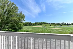 1352 Meadowcreek Dr, Pewaukee, WI 53702 - Photo 14