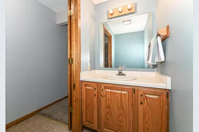 1352  Meadowcreek Dr #F, Pewaukee, WI 53702 - Photo 12