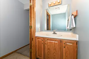 1352 Meadowcreek Dr, Pewaukee, WI 53702 - Photo 12