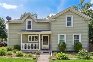 614 Whitewater Ave, Fort Atkinson, WI 53538 - Photo 2