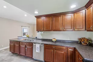 614 Whitewater Ave, Fort Atkinson, WI 53538 - Photo 14