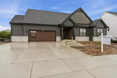 1322  Scotsland Ln, Oconomowoc, WI 53066 - Photo 2