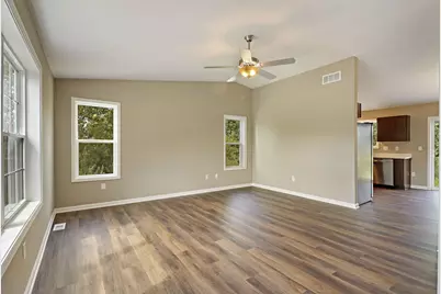 336  Parker Dr, Genoa City, WI 53128 - Photo 4