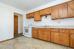 10138 W Montana Ave, West Allis, WI 53227 - Photo 6