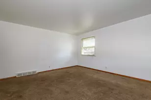 10138 W Montana Ave, West Allis, WI 53227 - Photo 4