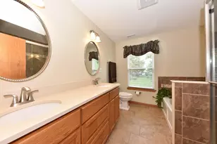 1266 Kennedy Dr, Hartford, WI 53027 - Photo 22