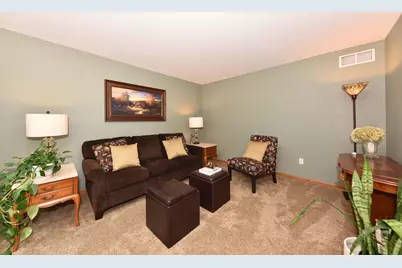 1266  Kennedy Dr, Hartford, WI 53027 - Photo 8