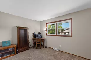 N74W22095 Alta Vista Dr, Lisbon, WI 53089 - Photo 14