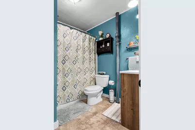 1023  8th St, La Crosse, WI 54601 - Photo 16