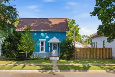 1023  8th St, La Crosse, WI 54601 - Photo 2