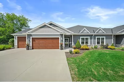 147  Phantom Lake Ct, Mukwonago, WI 53149 - Photo 1