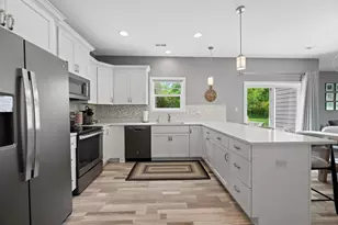 147 Phantom Lk Ct, Mukwonago, WI 53149 - Photo 8