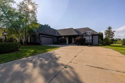 8530 W Woodfield Ct, Franklin, WI 53132 - Photo 30