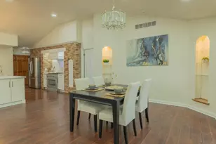 8530 W Woodfield Ct, Franklin, WI 53132 - Photo 18