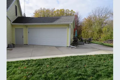 1118  River Dr, Watertown, WI 53094 - Photo 4