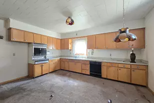 130 S 7th Ave, West Bend, WI 53095 - Photo 2
