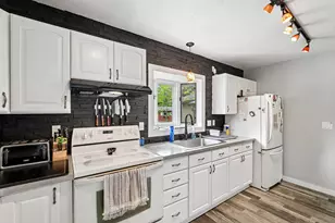 10529 W Villard Ave, Milwaukee, WI 53225 - Photo 12