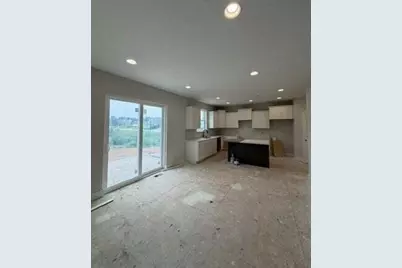 N75 W24728  Lauren Dr, Sussex, WI 53089 - Photo 2