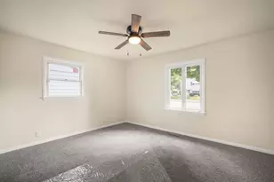 3211 S 68th St, Milwaukee, WI 53219 - Photo 10