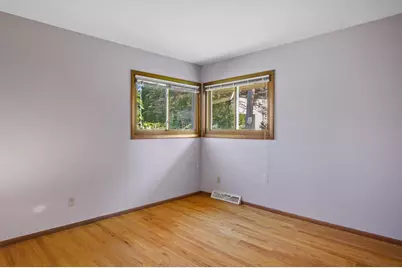 1940 S Park Wood Ln, New Berlin, WI 53151 - Photo 20
