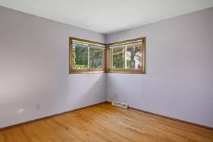 1940 S Parkwood Ln, New Berlin, WI 53151 - Photo 20