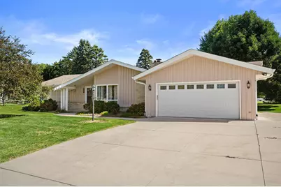 1940 S Park Wood Ln, New Berlin, WI 53151 - Photo 1