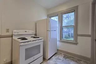 3726 W Dorothy Pl, Milwaukee, WI 53215 - Photo 4