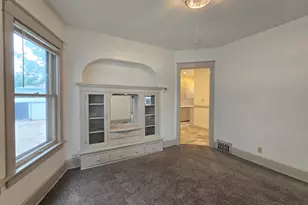3726 W Dorothy Pl, Milwaukee, WI 53215 - Photo 6