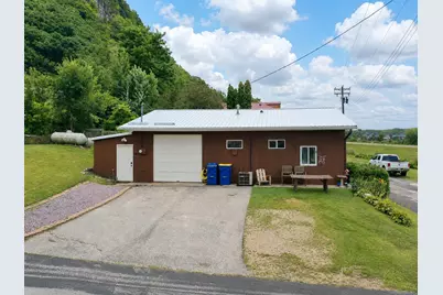 200  Swan St, Genoa, WI 54632 - Photo 26