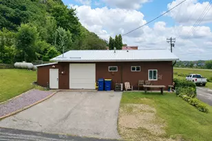 200 Swan St, Genoa, WI 54632 - Photo 26