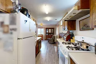200 Swan St, Genoa, WI 54632 - Photo 4