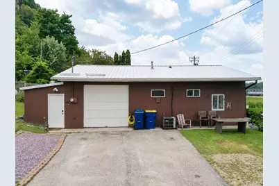 200  Swan St, Genoa, WI 54632 - Photo 28