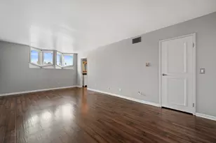 425 W Willow Ct, Fox Point, WI 53217 - Photo 2