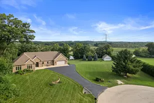 S94W23620 Kunzendorf Ct, Vernon, WI 53103 - Photo 42