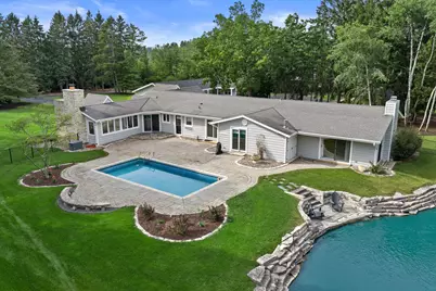 2212 W Sunnydale Ln, Mequon, WI 53092 - Photo 58