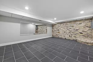 2212 W Sunnydale Ln, Mequon, WI 53092 - Photo 40