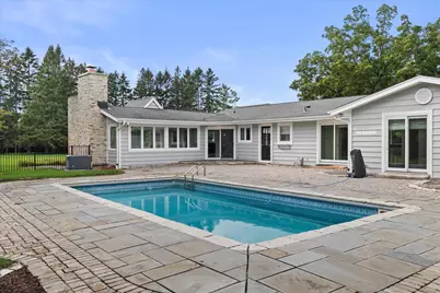 2212 W Sunnydale Ln, Mequon, WI 53092 - Photo 84