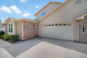 17835 W Radam Dr, New Berlin, WI 53146 - Photo 2