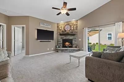 204  Oak Hill Cir, Racine, WI 53105 - Photo 22