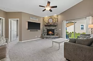 204 Oak Hill Cir, Racine, WI 53105 - Photo 22